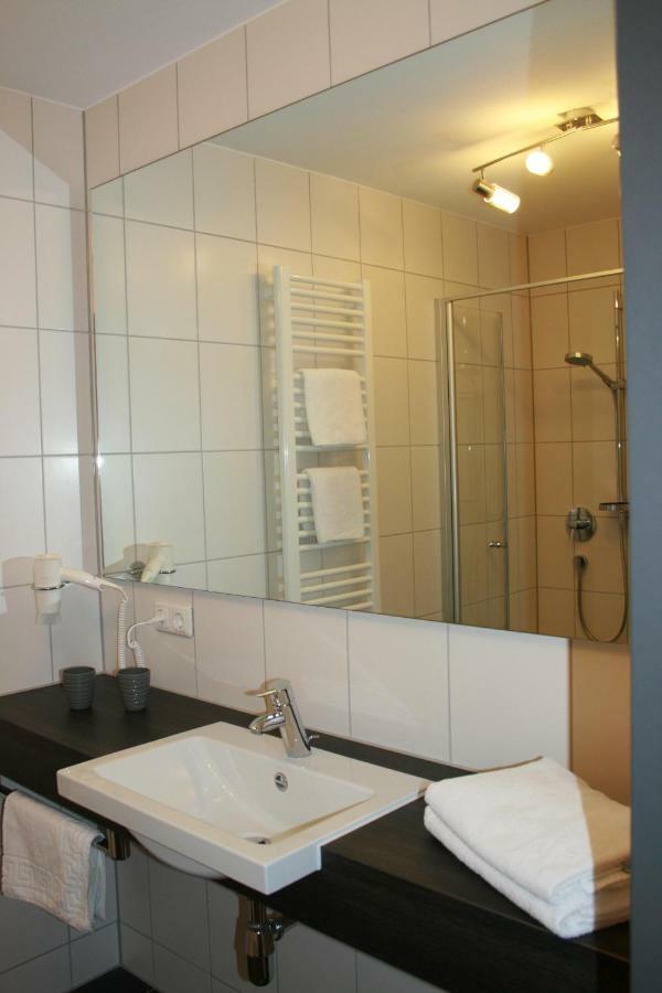 Gasthof Zum Schwanen Kleinostheim Екстер'єр фото